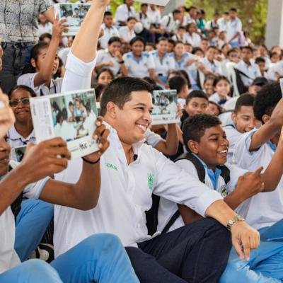 Alcalde Vicente Berardinelli impulsa la innovación con la entrega de más de 1200 Tablets para la educación en Barrancas