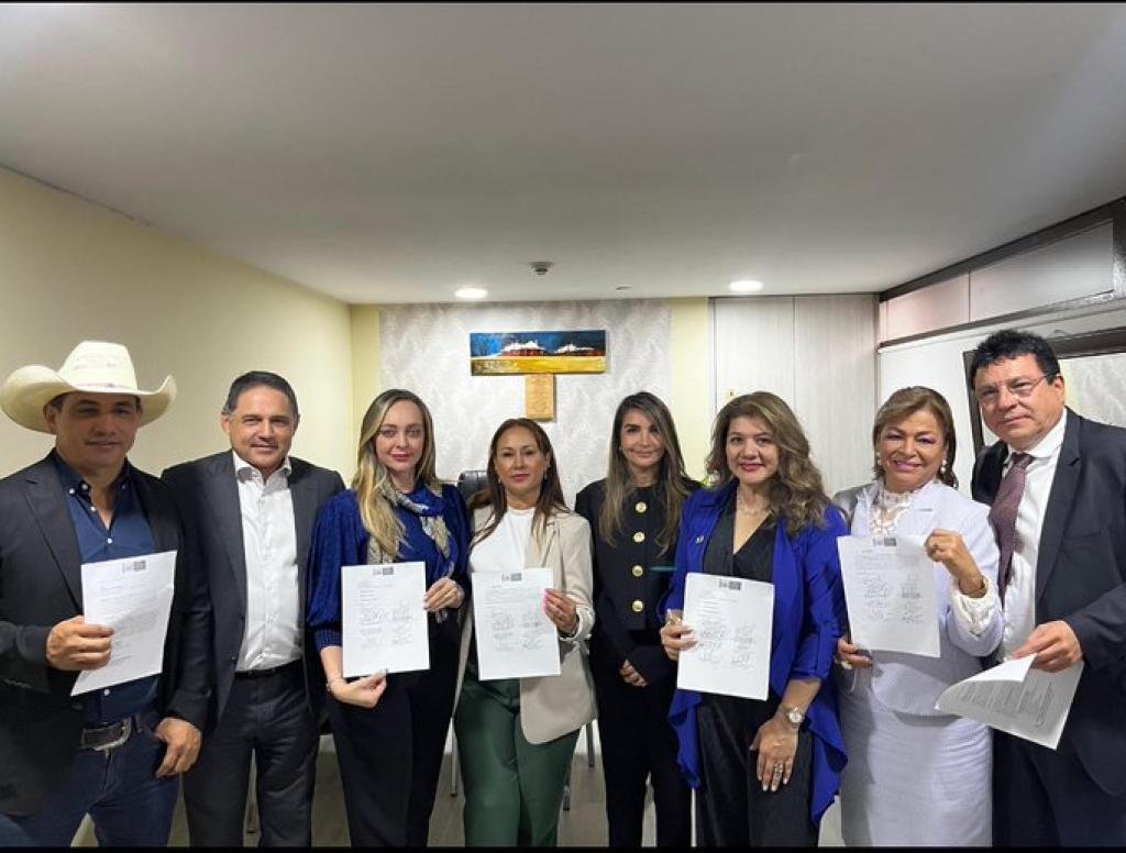 Los senadores que hundieron la Reforma Laboral, una cachetada al pueblo.