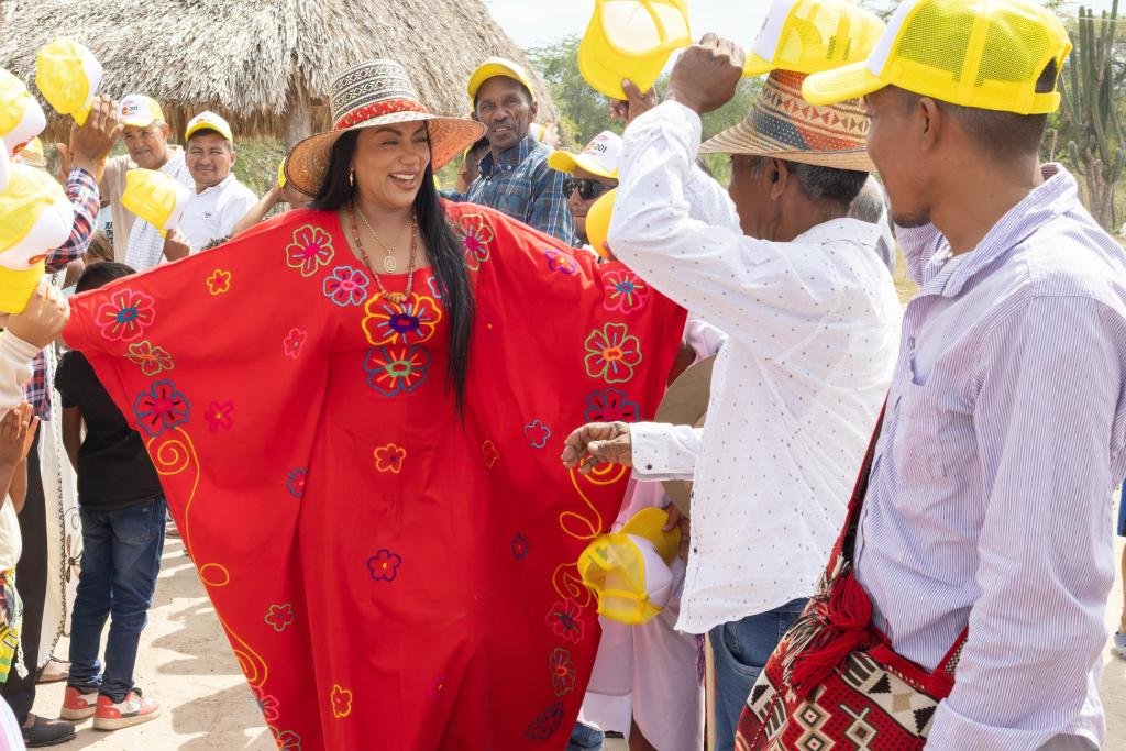 Comunidades wayúu de Riohacha tienen la manta bien puesta por Martha Peralta Epieyú al Senado de la República