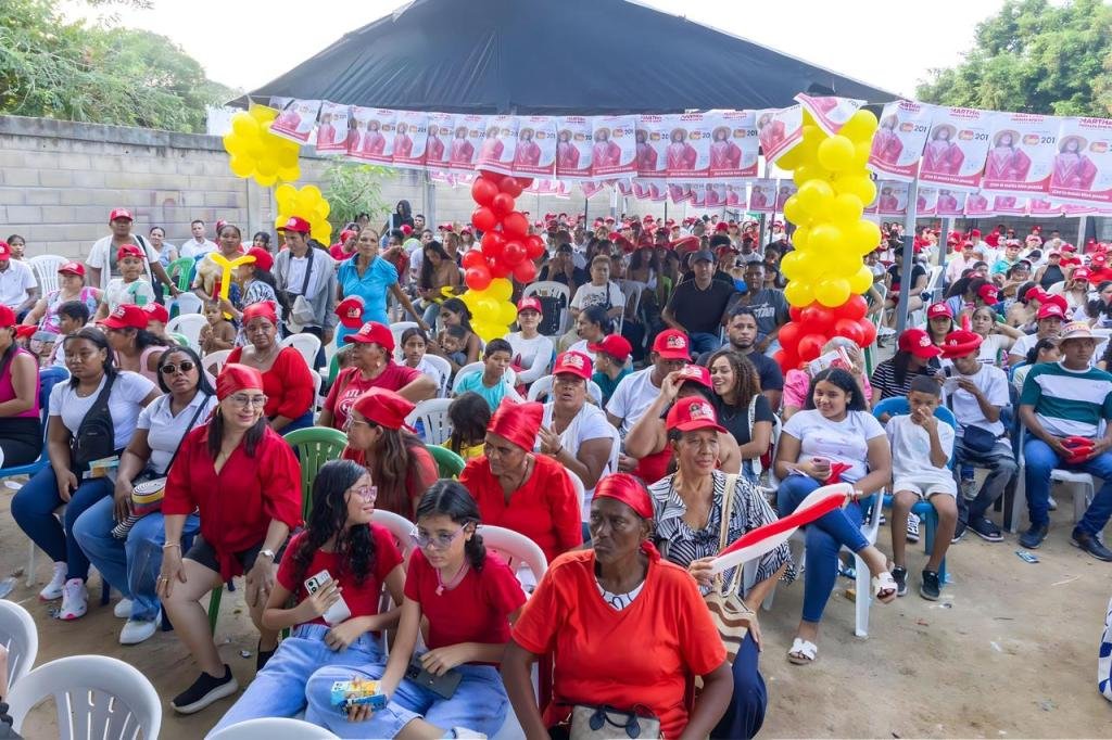 Con la manta bien puesta, Dibulla, Mingueo y La Punta ratifican su apoyo a la senadora Martha Peralta Epieyú