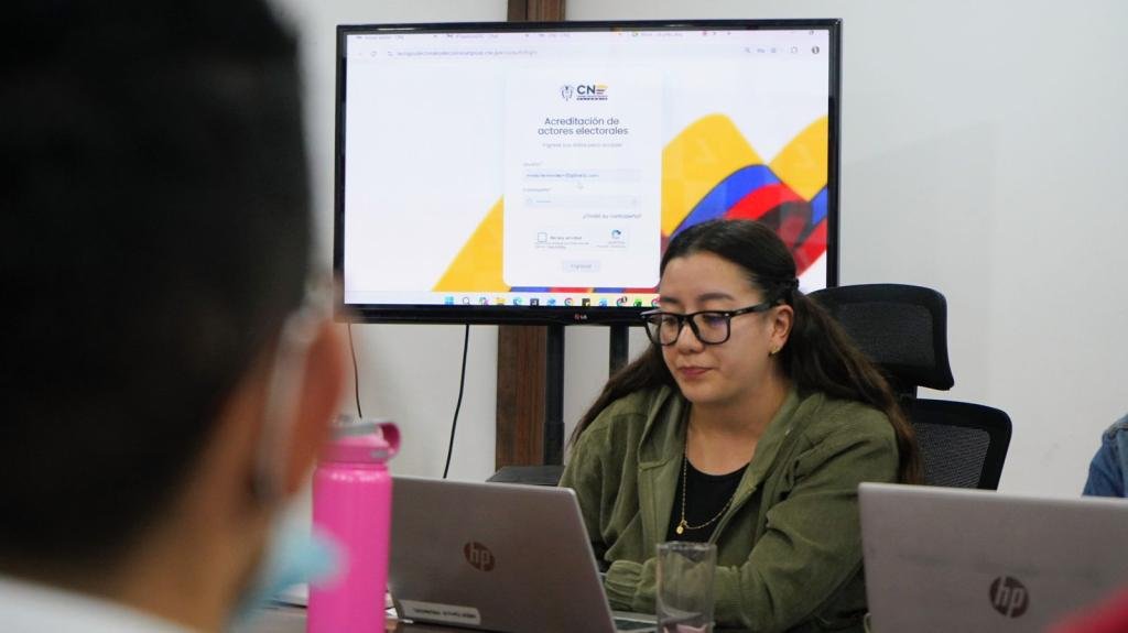 El CNE capacitó a 254 consulados de Colombia en los cinco continentes sobre el uso de la Plataforma de Postulación y Acreditación de Actores Electorales