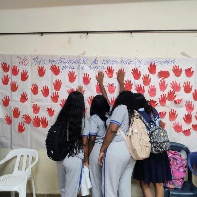 La Guajira levanta la 'Mano Roja' contra el reclutamiento forzado de niños, niñas y adolescentes