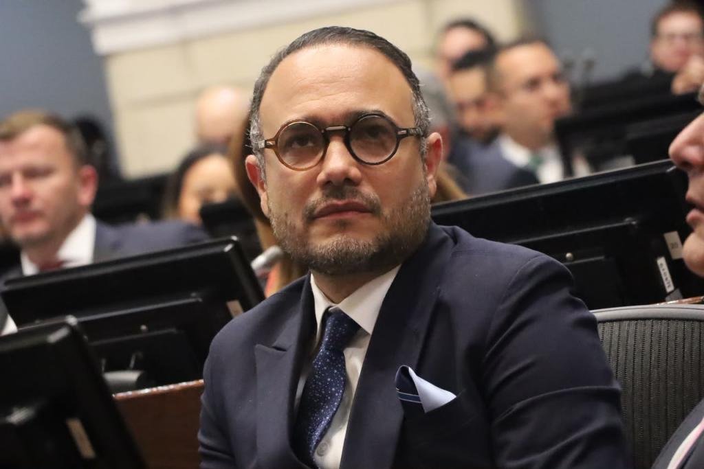 Alfredo Deluque inicia una nueva etapa en el Senado con agenda de innovación, desarrollo Regional y resultados