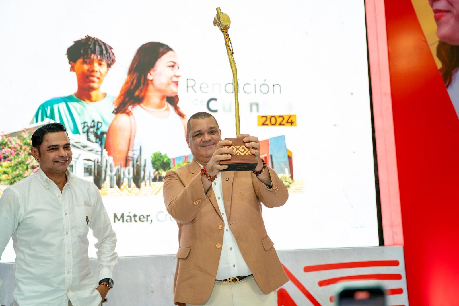 Acreditación, crecimiento e innovación: los méritos del rector de Uniguajira para recibir 'Warrarat de oro'