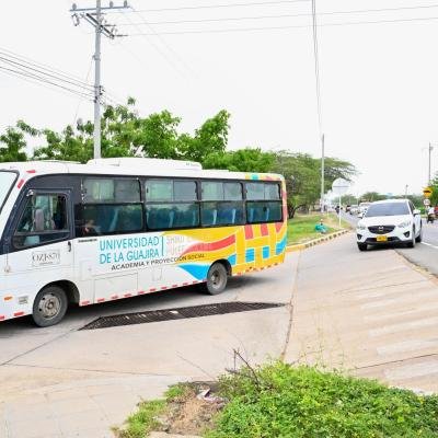 Estudiantes del programa de Ingeniería Civil proponen optimización del acceso vehicular a Uniguajira