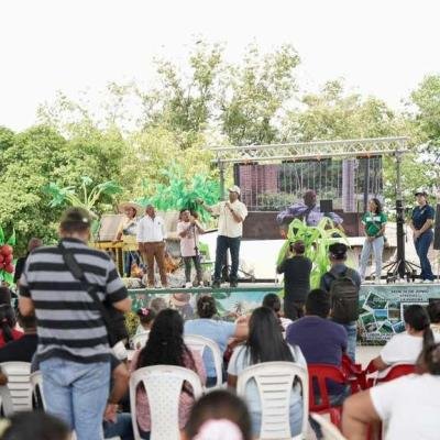Después de 60 años, estudiantes rurales de Urumita reciben insumos agropecuarios gracias a gestión del gobernador Jairo Aguilar