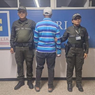 Policía Nacional recupera motocicleta hurtada y captura a un hombre por receptación en Riohacha