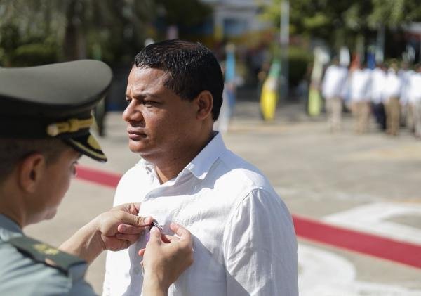 Alcalde Genaro Redondo recibe la medalla Aliado de Plata por su respaldo a los veteranos de la Fuerza Pública