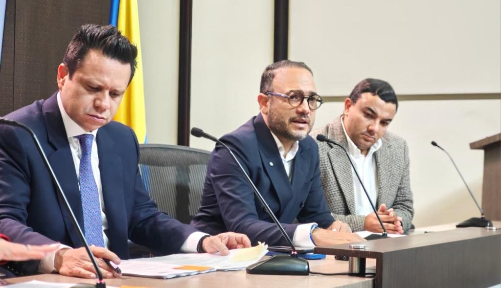 SENADOR ALFREDO DELUQUE RADICA PAQUETE DE PROYECTOS DE LEY PARA SEGUIR CAMBIANDO EL CHIP POR COLOMBIA